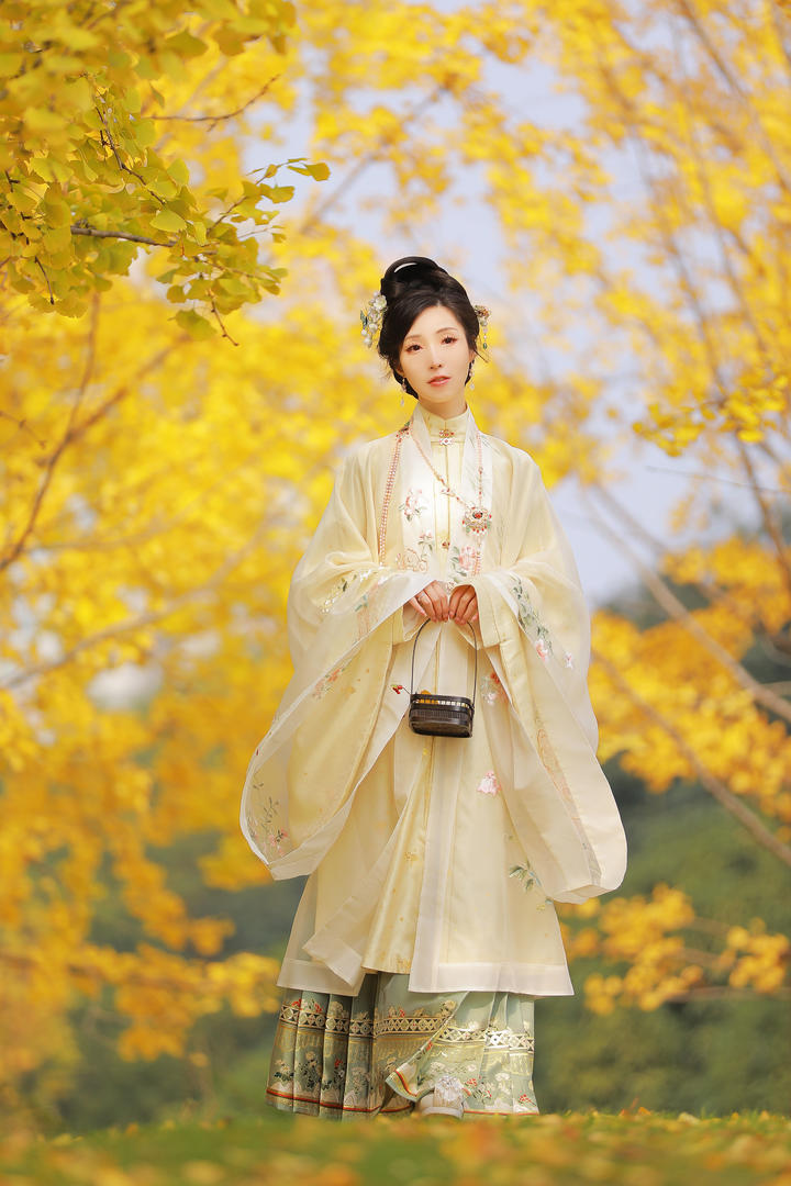秋日古装气质美女个人艺术摄影图片专区