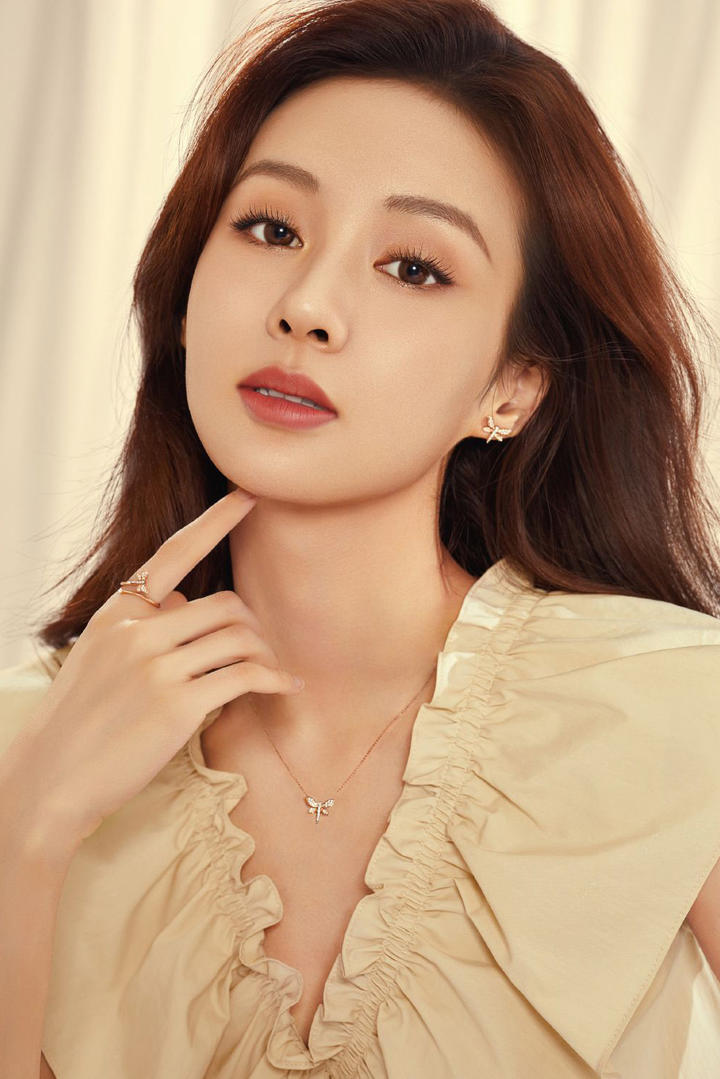 性感优雅美女明星郑合惠子写真图片