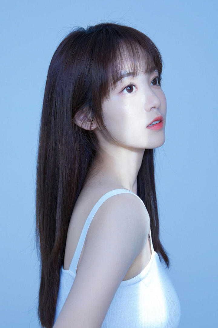清纯黑长直清纯美女白嫩肌肤吹弹可破