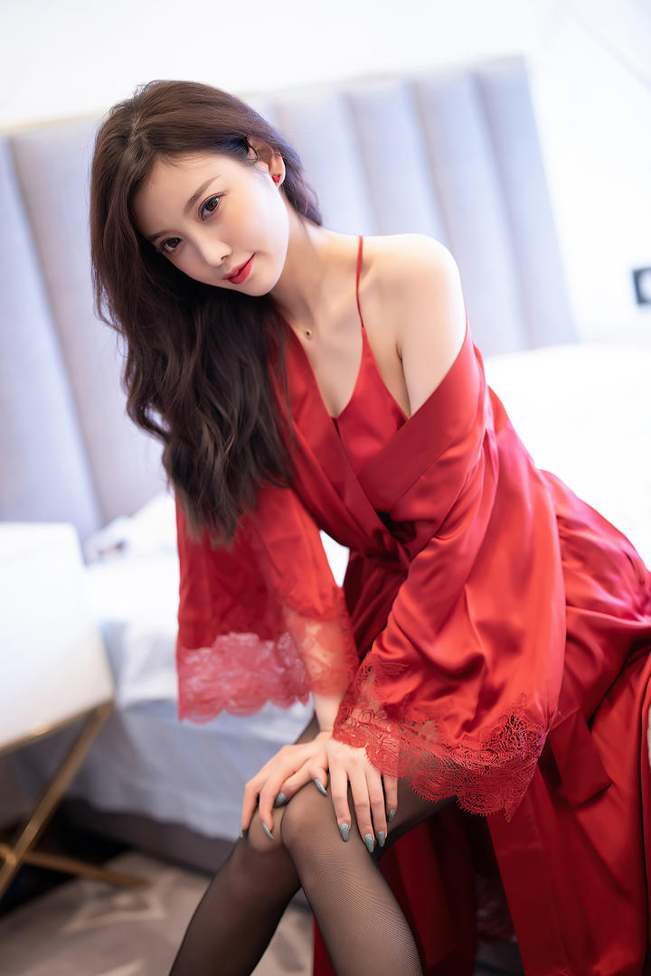超清性感红色睡衣美女杨晨晨性感宅男女神116美女写真图片