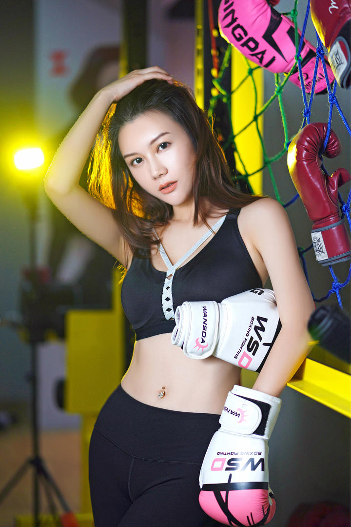 高清国内性感美女爱丽儿健身图片