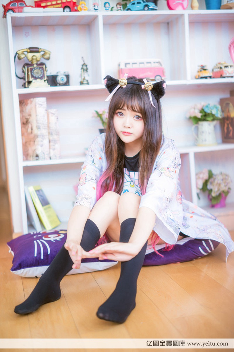 猫耳清纯美女嘟嘴卖萌青春气息十足