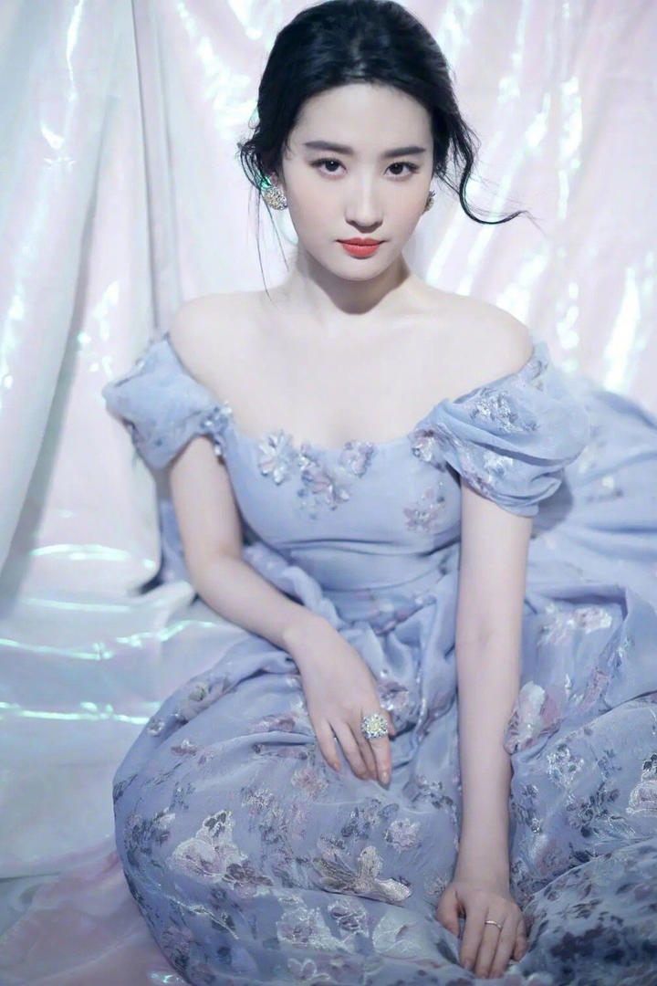 华裔美女明星刘亦菲高清艺术照写真壁纸图片