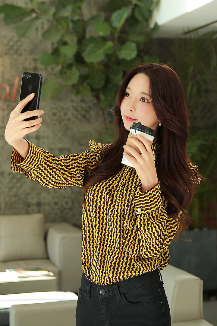 自拍的韩国美女明星朴秀妍图片