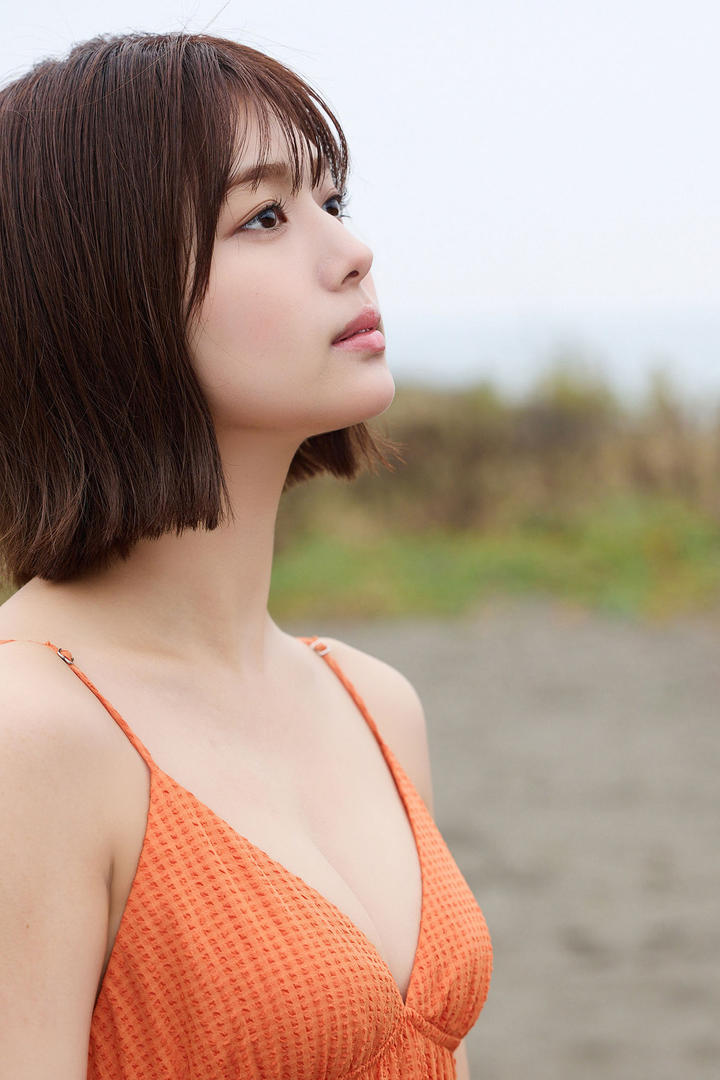 亚洲美女短发写真图片