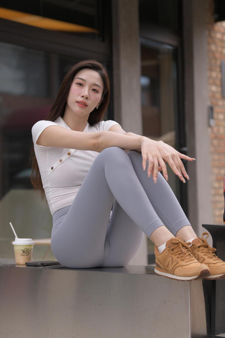 美女瑜伽大鼓包图片高清街拍专区