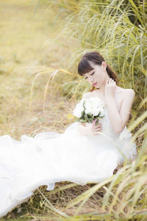 唯美少女户外婚纱写真