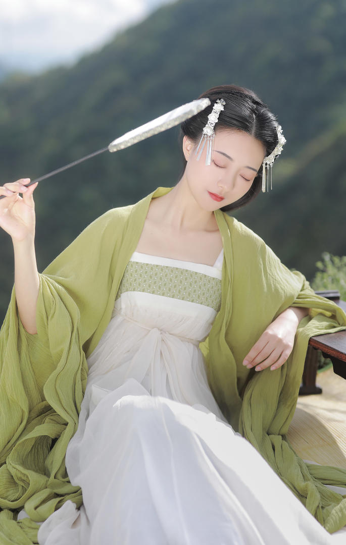 国内清纯唯美古装美女图片网站