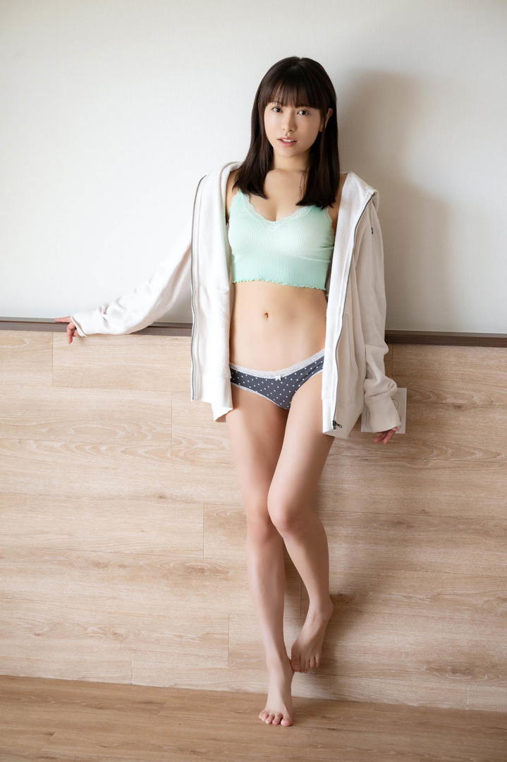 日本伦理电影高清美女性感自拍图片