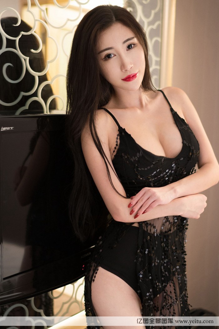 青豆客美女模特孙梦瑶透视黑纱大尺度写真