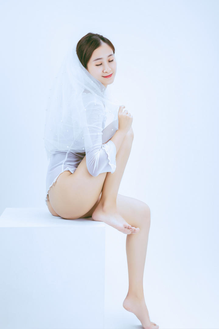 高清长腿瑜伽l老师佳美唯美写真图片