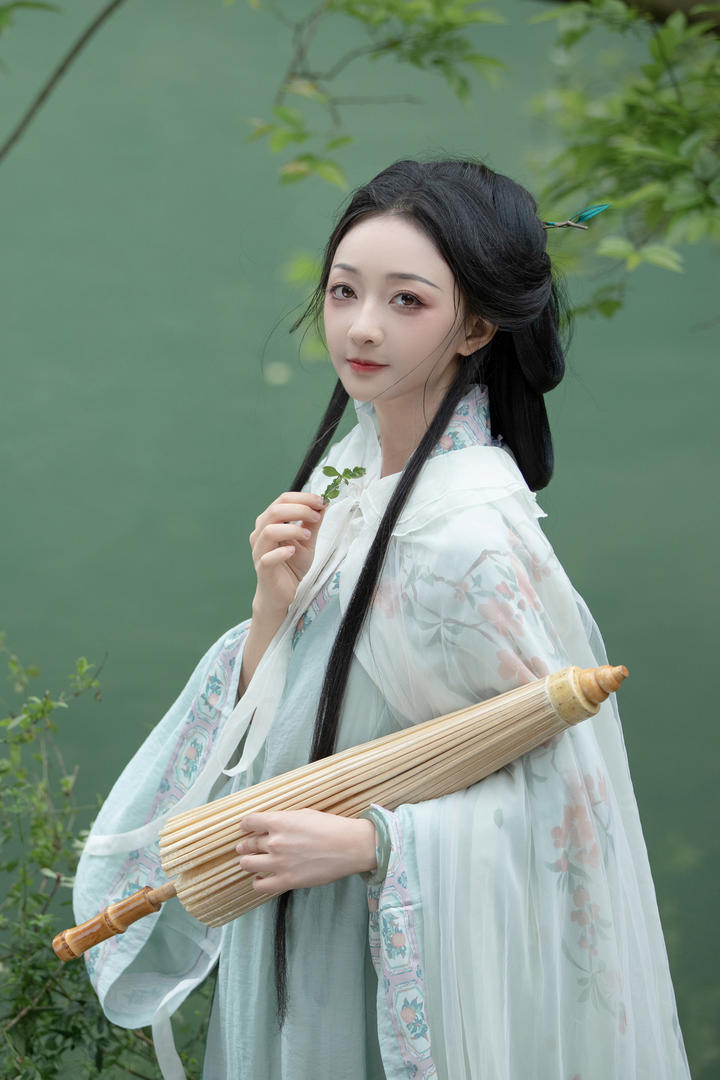 4K养眼清纯古装美女个人艺术照图片