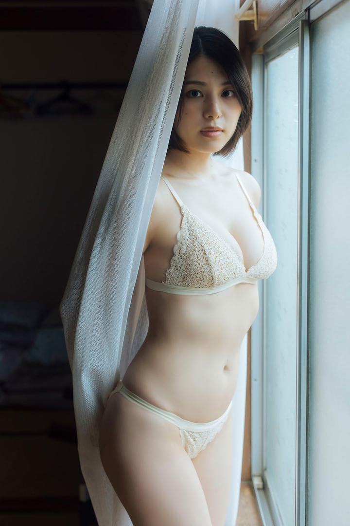 性感成熟的日本短发内衣美女模特高清图片