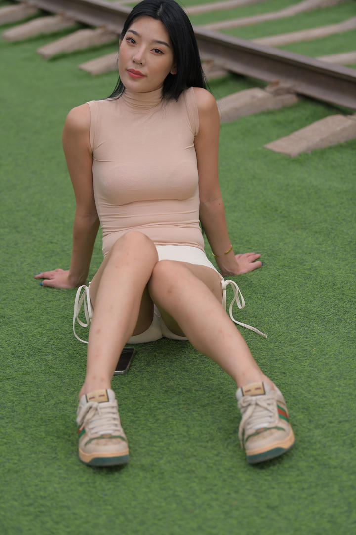 紧身裤性感女神国模人体艺术写真图片