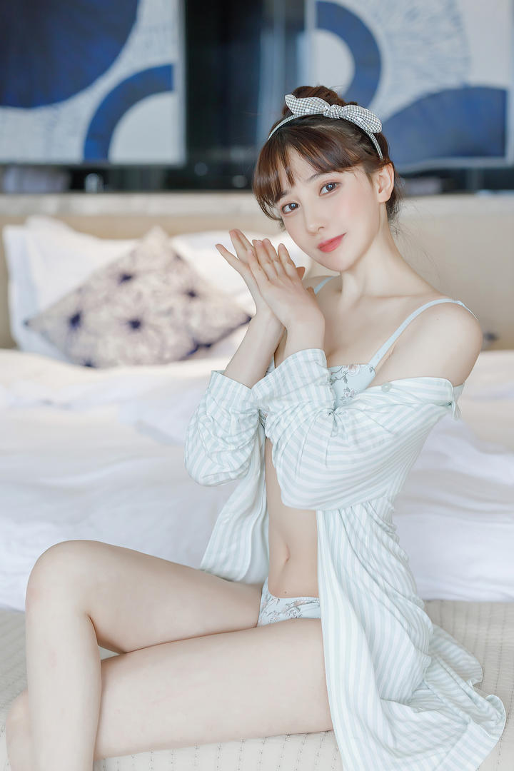 超高清国模性感女神诱人写真图片