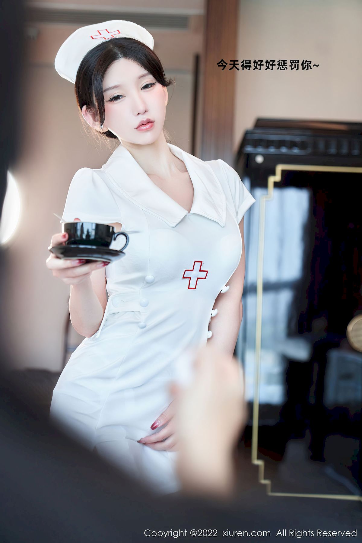 秀人网性感女神周于希Sally护士制服白色丝袜心愿旅拍