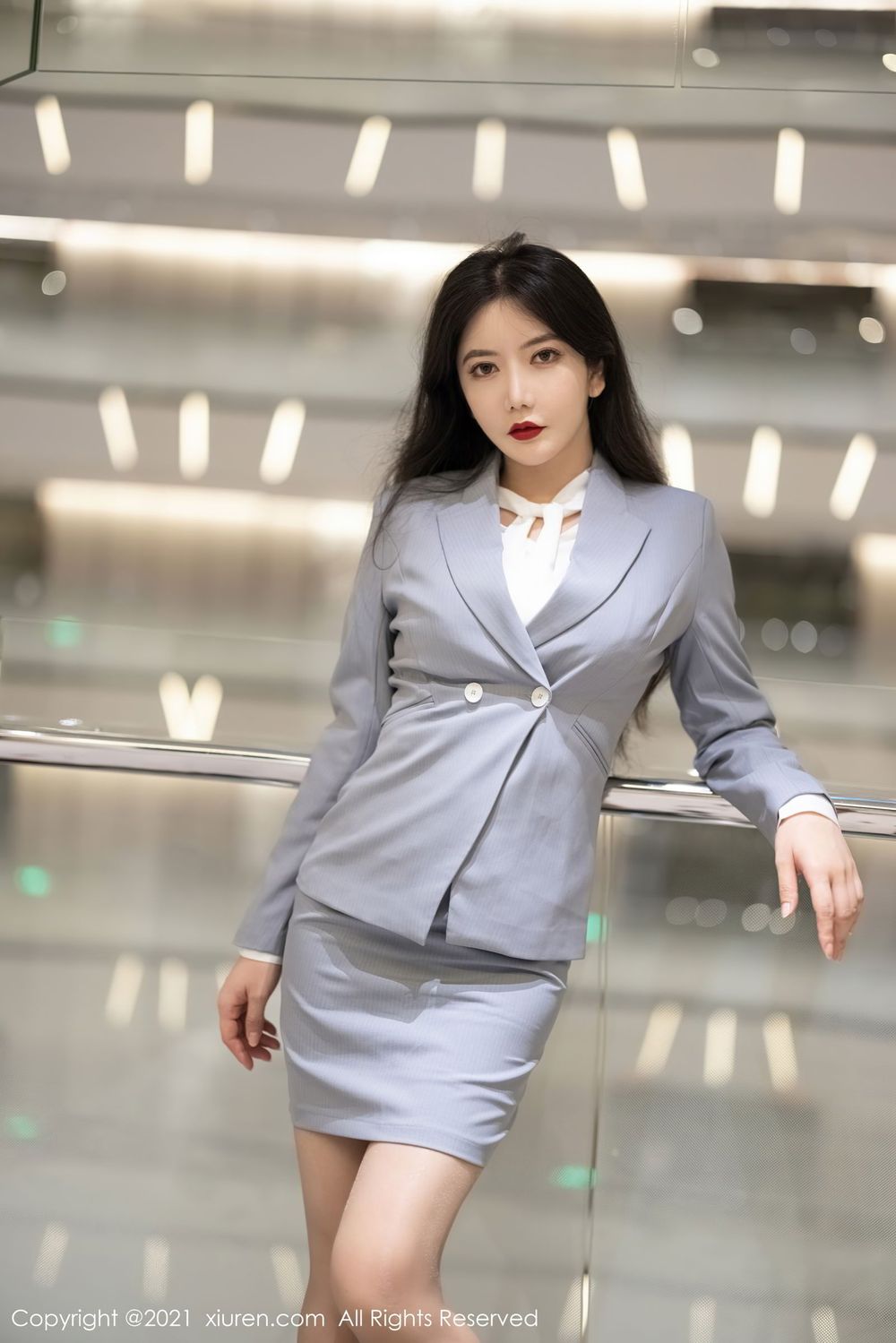 秀人网性感女神心妍公主丝袜美腿职场OL制服系列娇艳写真