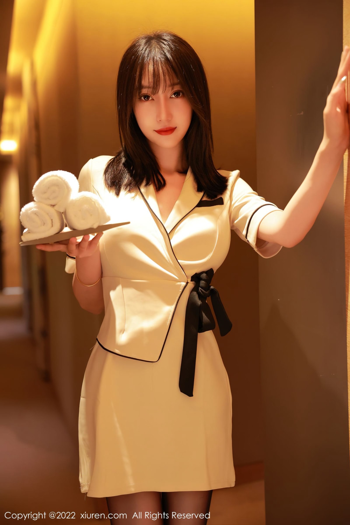 秀人网美女模特玥儿玥er客房经理角色扮演香格里拉旅拍