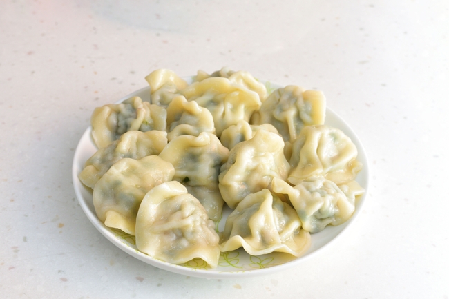 一盘美味冬至水饺摄影图片