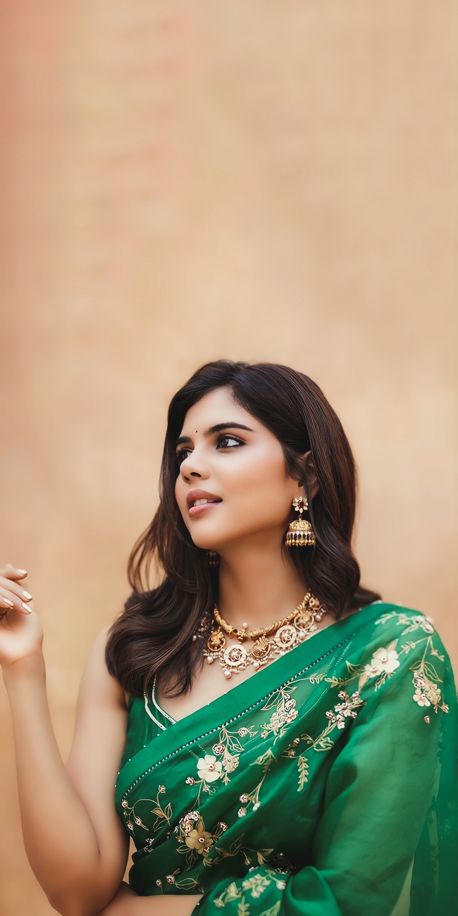 印度优雅气质侧颜美女写真图片