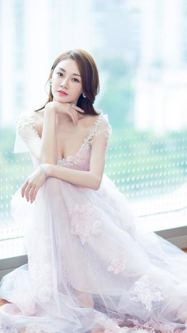 高清《芳华》女主角苗苗美女图片