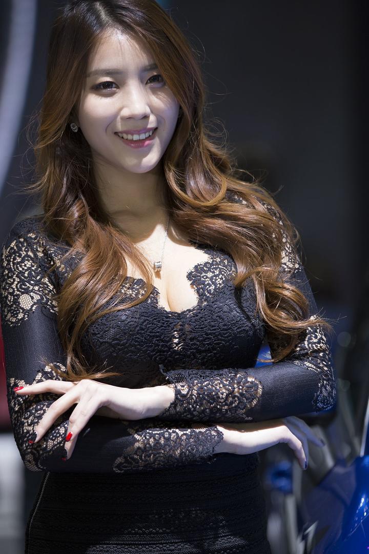 高清韩国车模特写图片