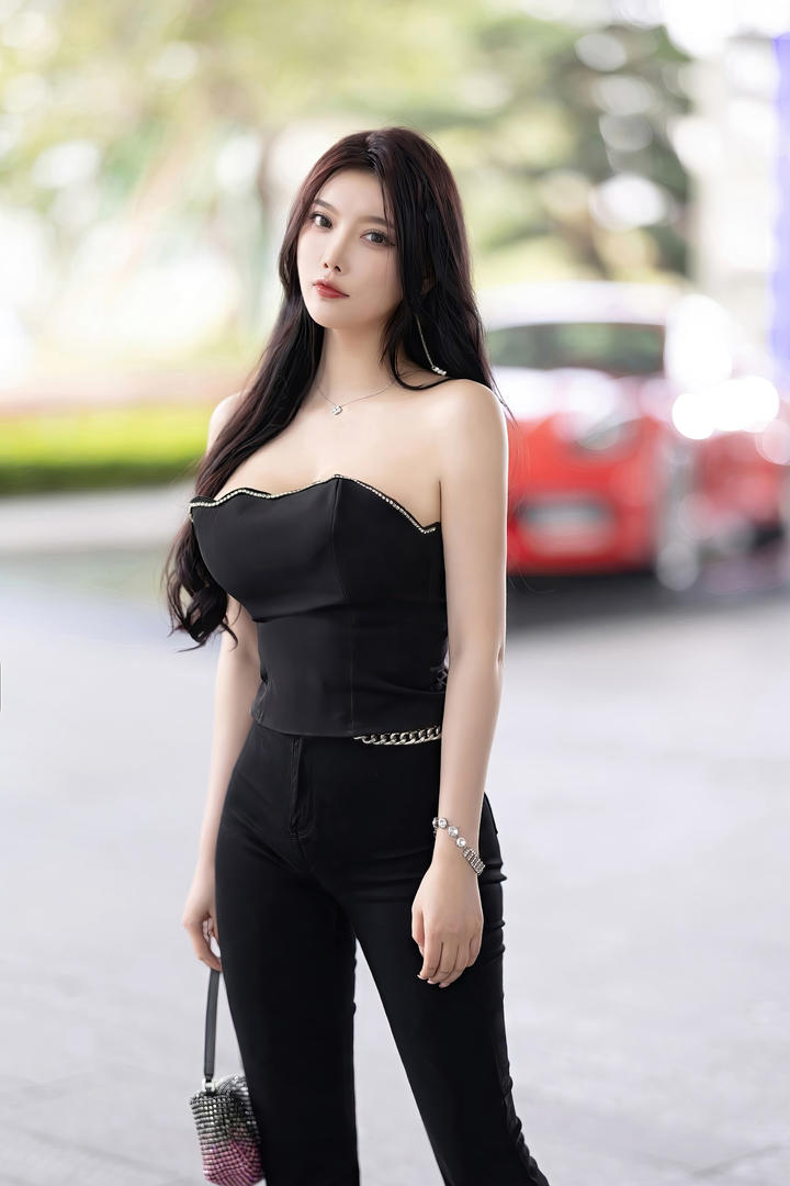 尤果网极品美女嫩模杨晨晨时尚街拍图片
