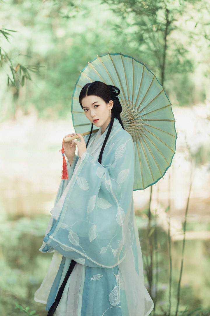 中国超清唯美古装汉服美女户外摄影写真图片