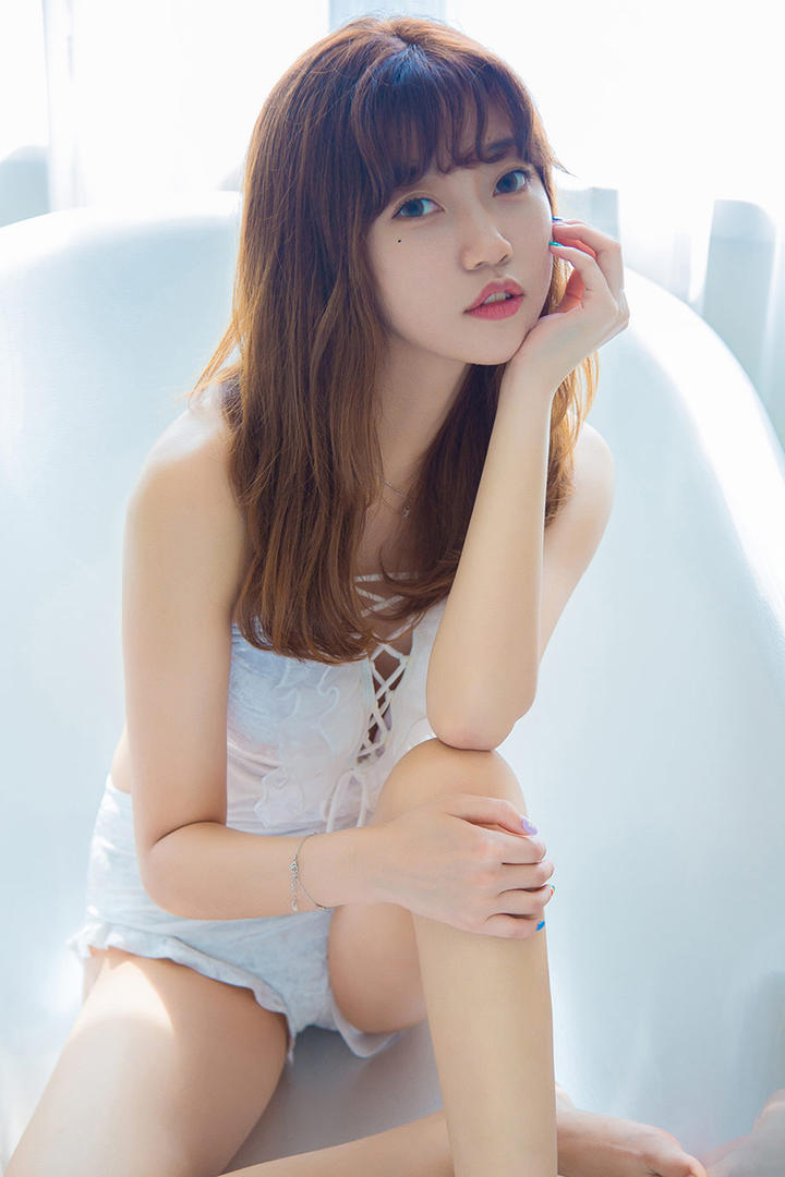 高清日韩精品漂亮美女甜心浴室写真图片