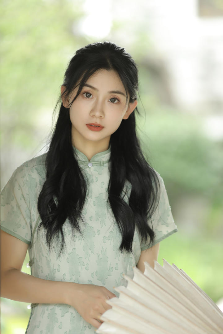 清新养眼的江南旗袍美女唯美艺术照