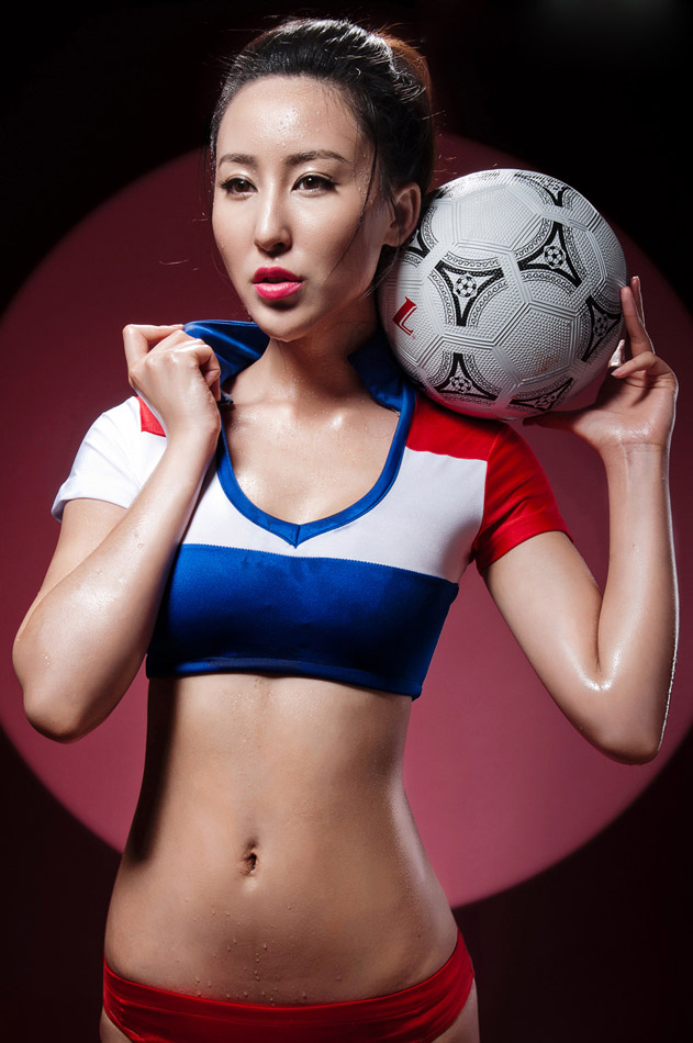 厦大校花变身足球宝贝