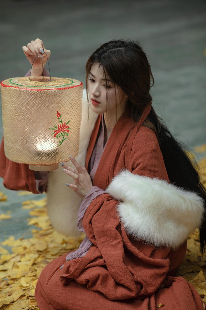 国产手机精品一区打灯笼秀人网古装美女艺术照