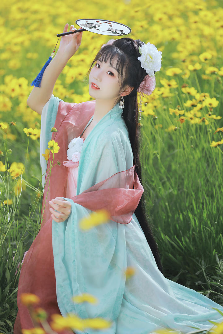 清纯古装博主可爱写真图片