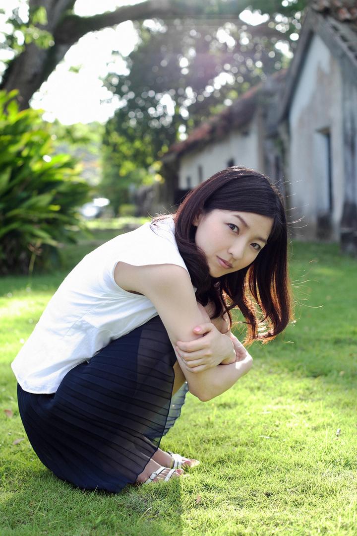 日本清纯素材美女户外摄影写真图片