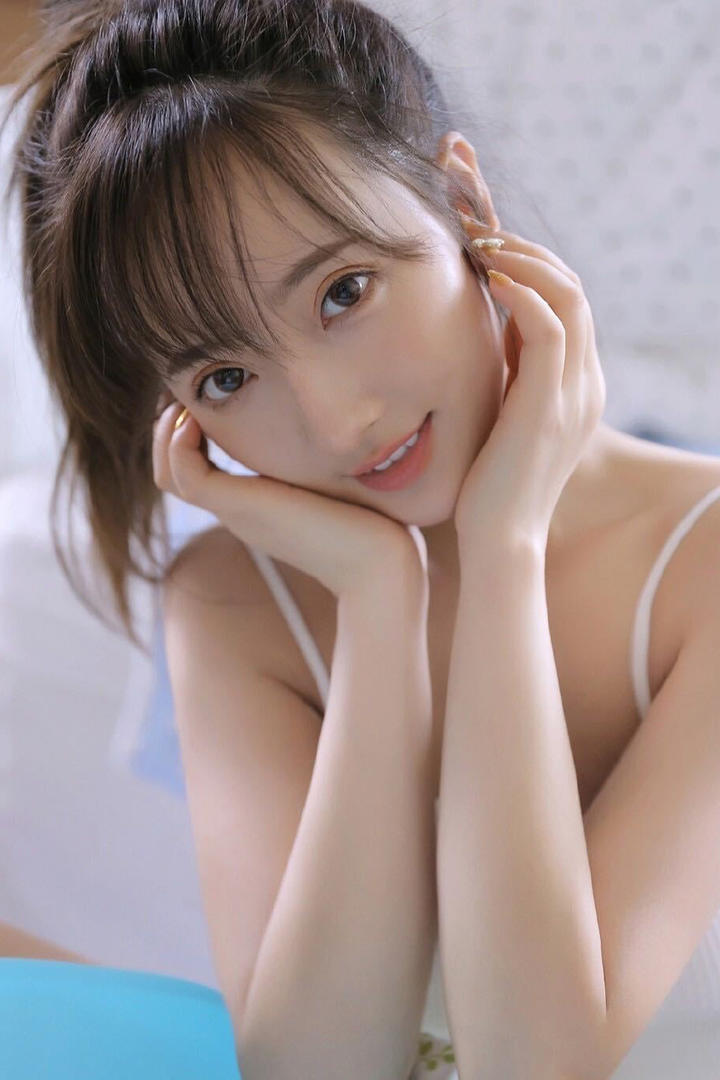 超可爱白嫩清纯女生图片