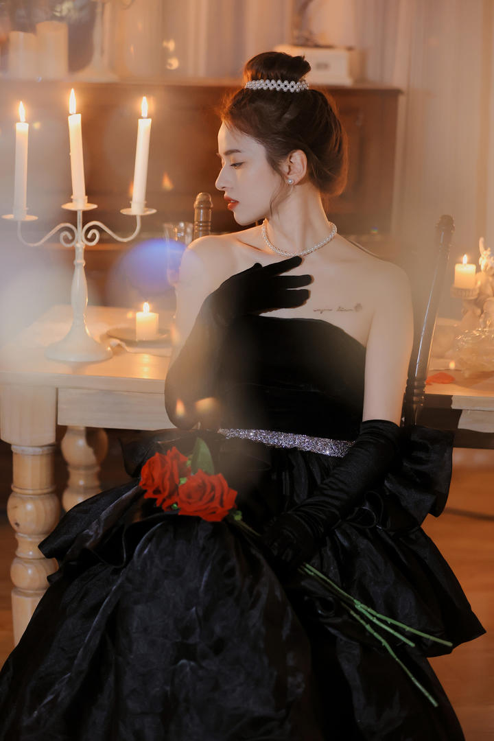 优雅时尚美女艺术照