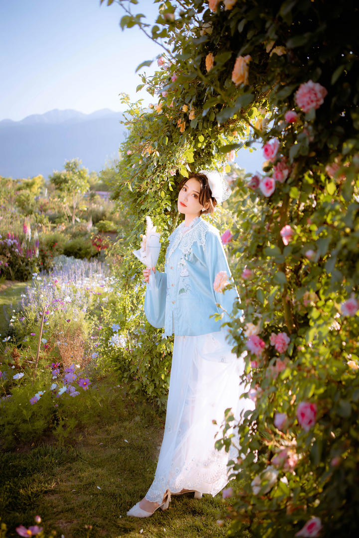貌美如花的清纯美女户外高清摄影壁纸大全