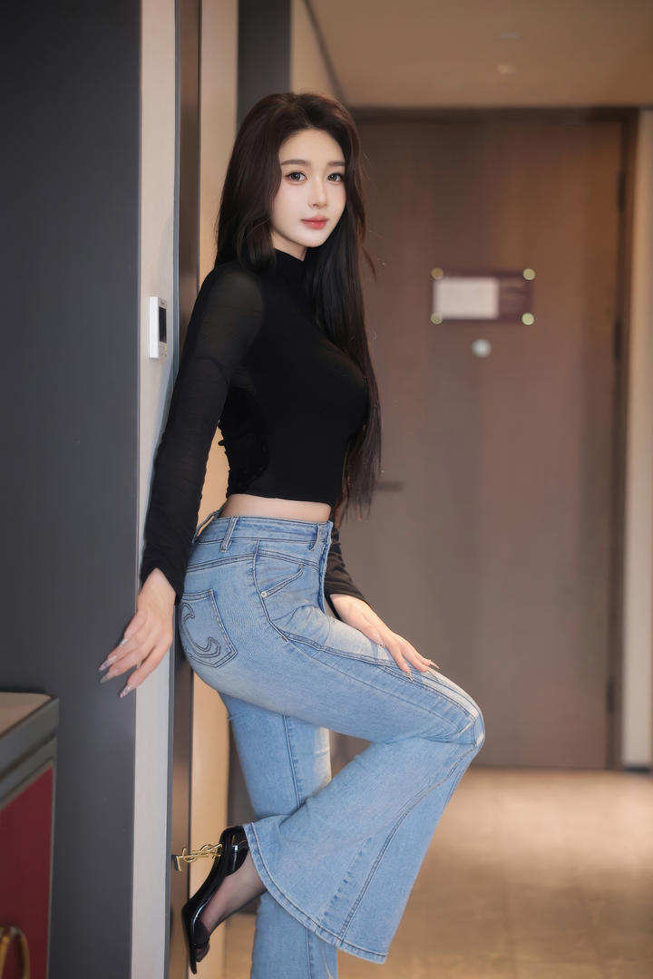 久久精品国产亚洲av蜜桃av喇叭牛仔裤美女性感写真图片