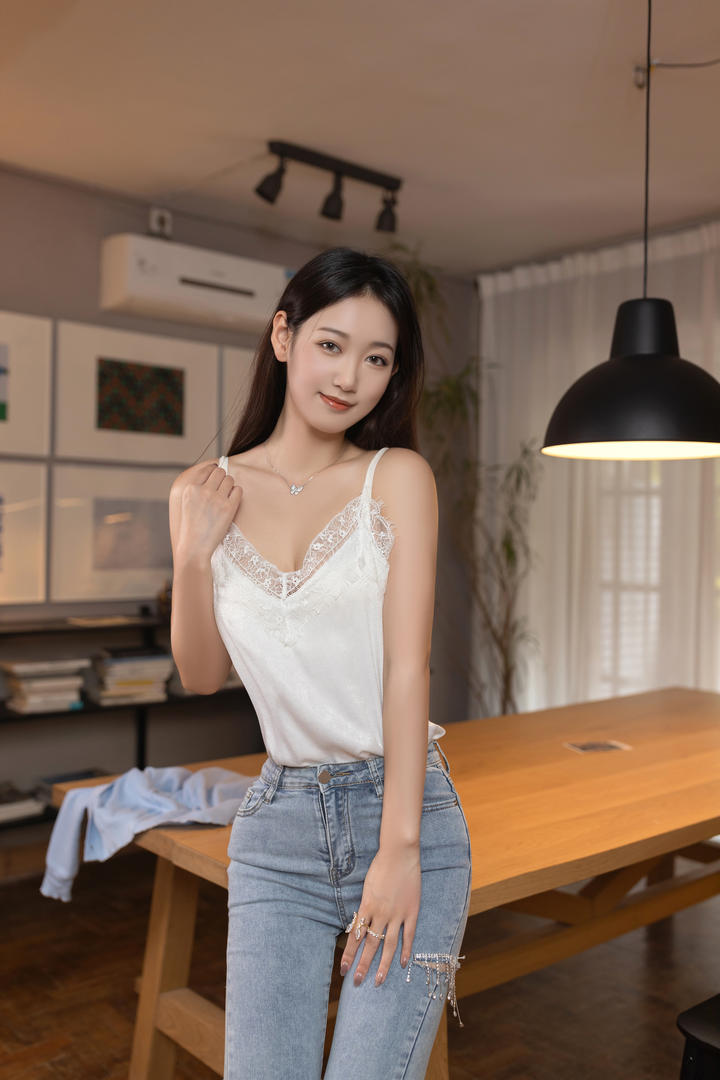 穿牛仔裤国模美女唐安琪图片