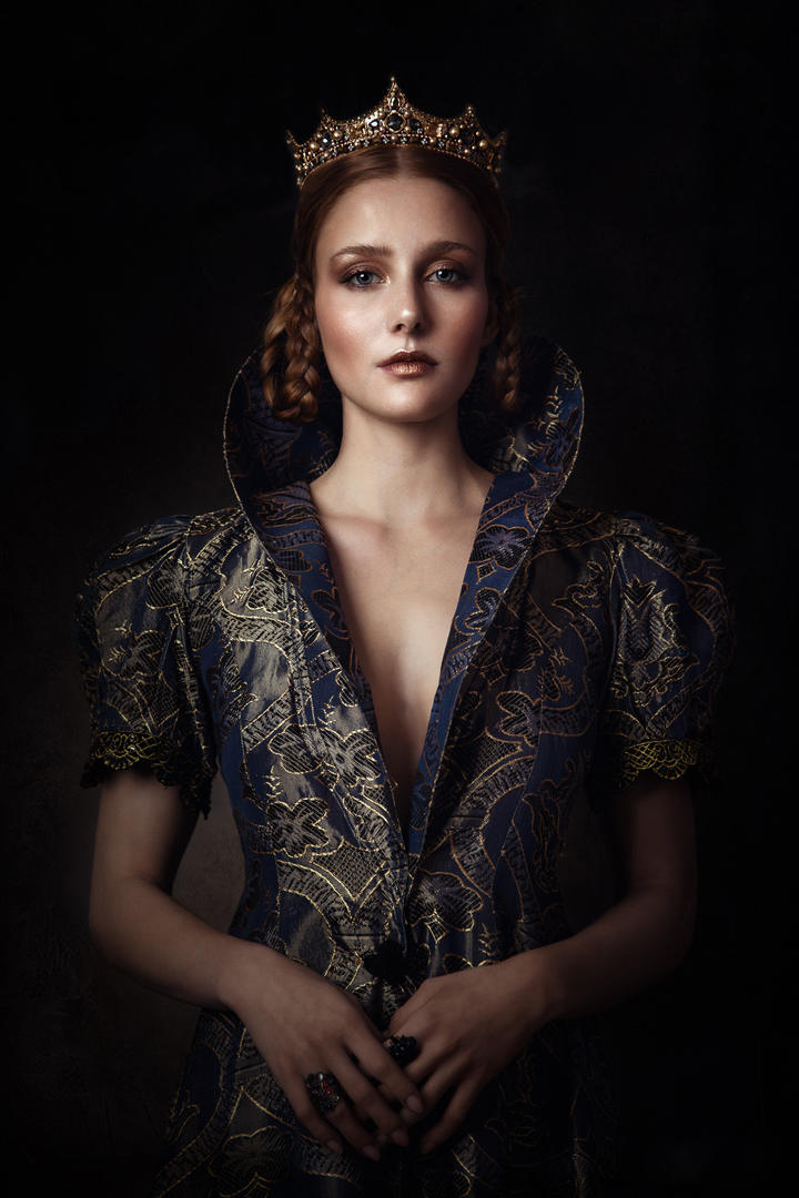 雍容华贵的欧美女王人像艺术写真图片