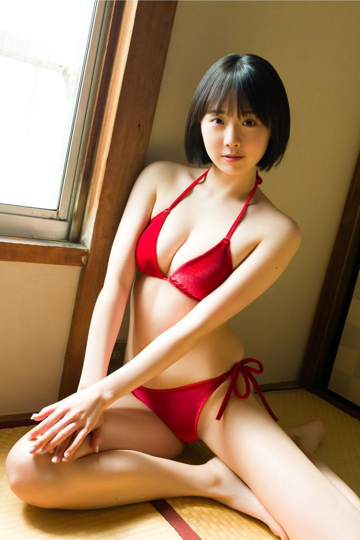 极品短发日本美女比基尼红色图