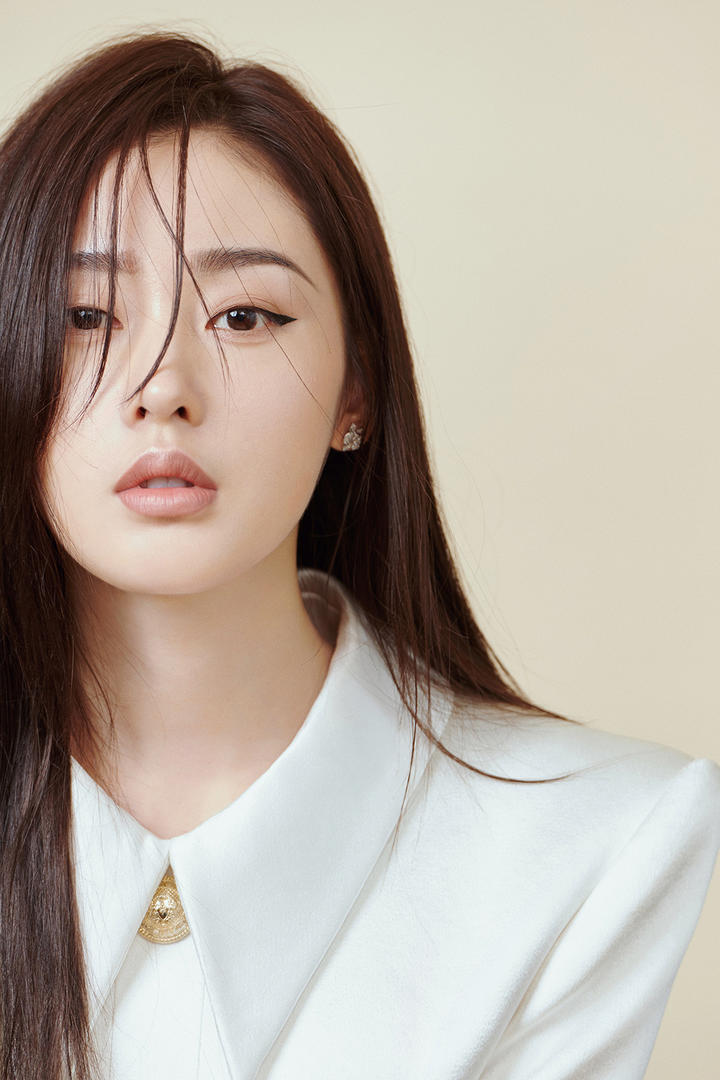 中国气质女星张天爱写真