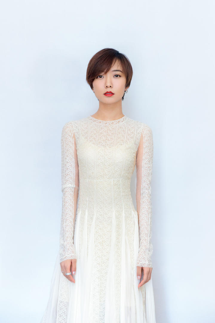 高清短发美女明星王珞丹图片