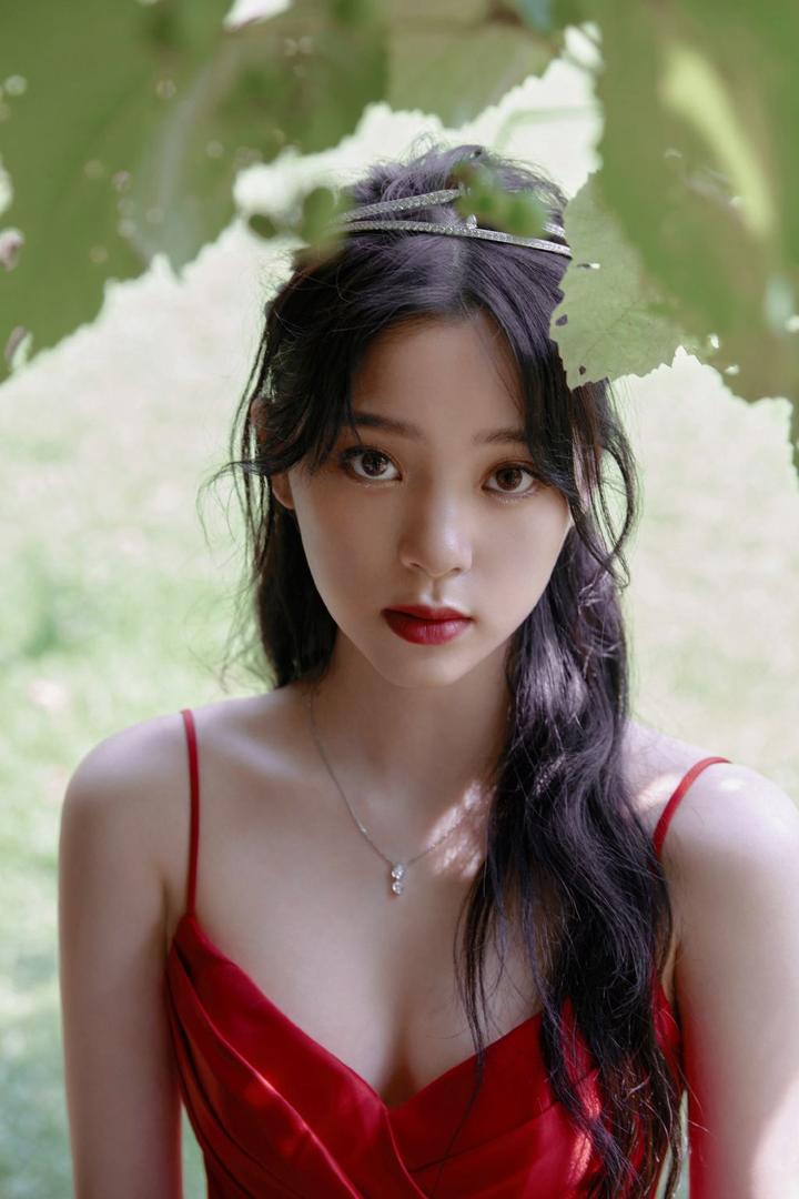 台湾美女明星欧阳娜娜图片