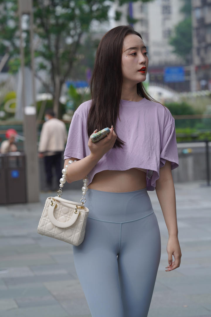 国产美女瑜伽裤唇形照片高清