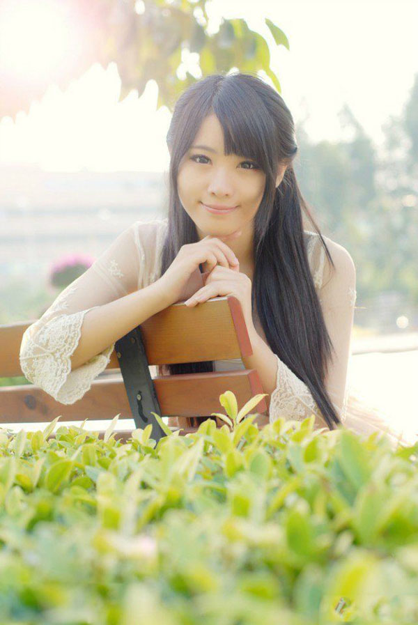 夏日阳光下清纯柔美