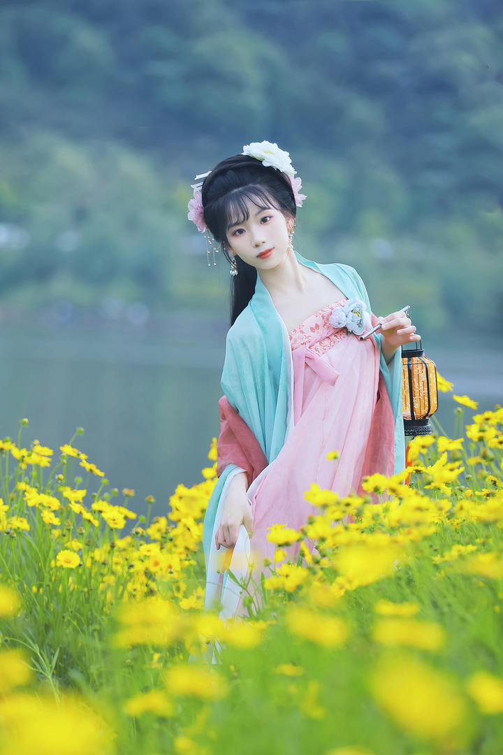 可爱古装美女壁纸图片