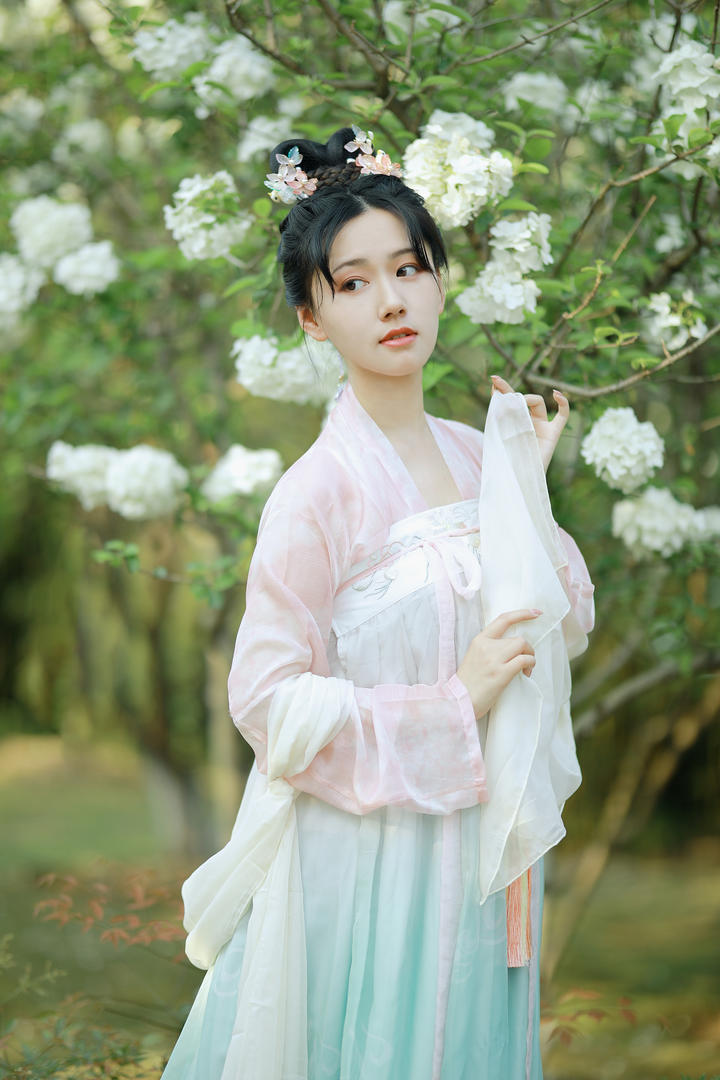 4K高清古典美女户外人像摄影壁纸图片大全