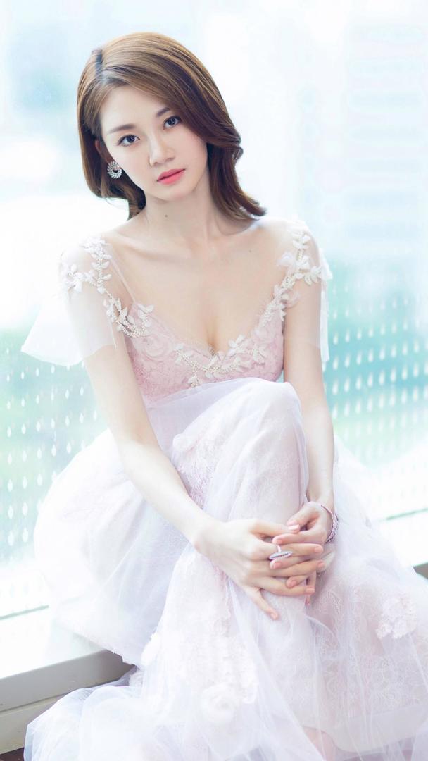 《芳华》女主角苗苗高清图片