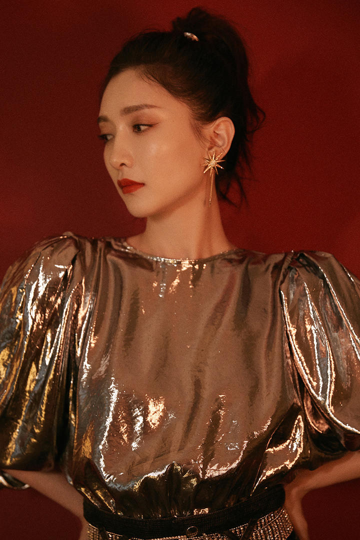 气质中国美女明星江疏影图片